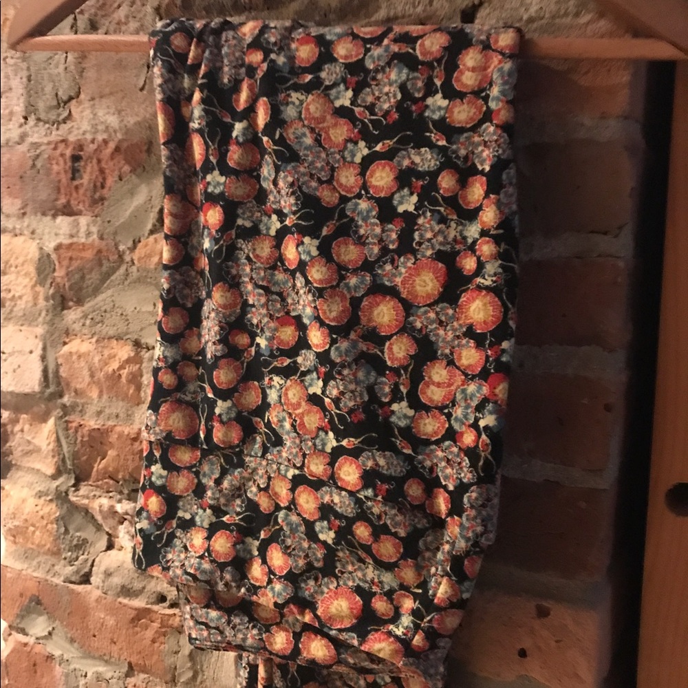 Black & Floral LuLaRoe leggings