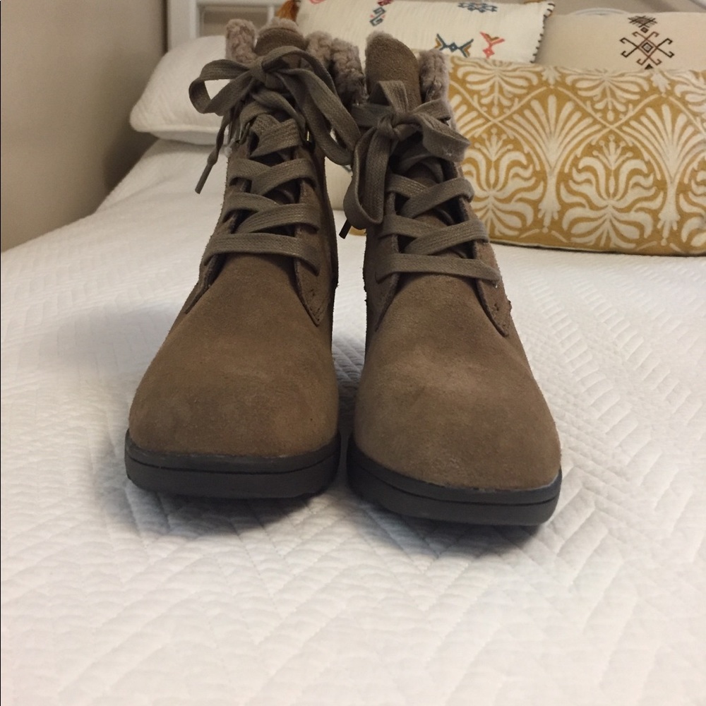 Brand new White Mountain wedge booties!