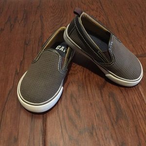 Boy Gap boat shoes