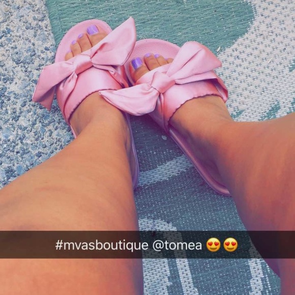 Black Silk Bow Slide - Picture 2 of 3