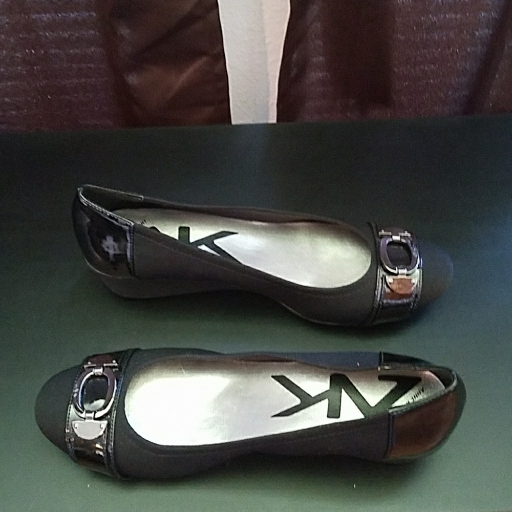 Nice black shoes