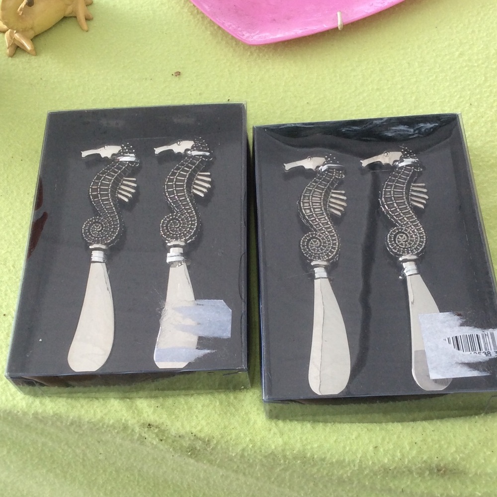 Seahorse cheese/butter spreaders