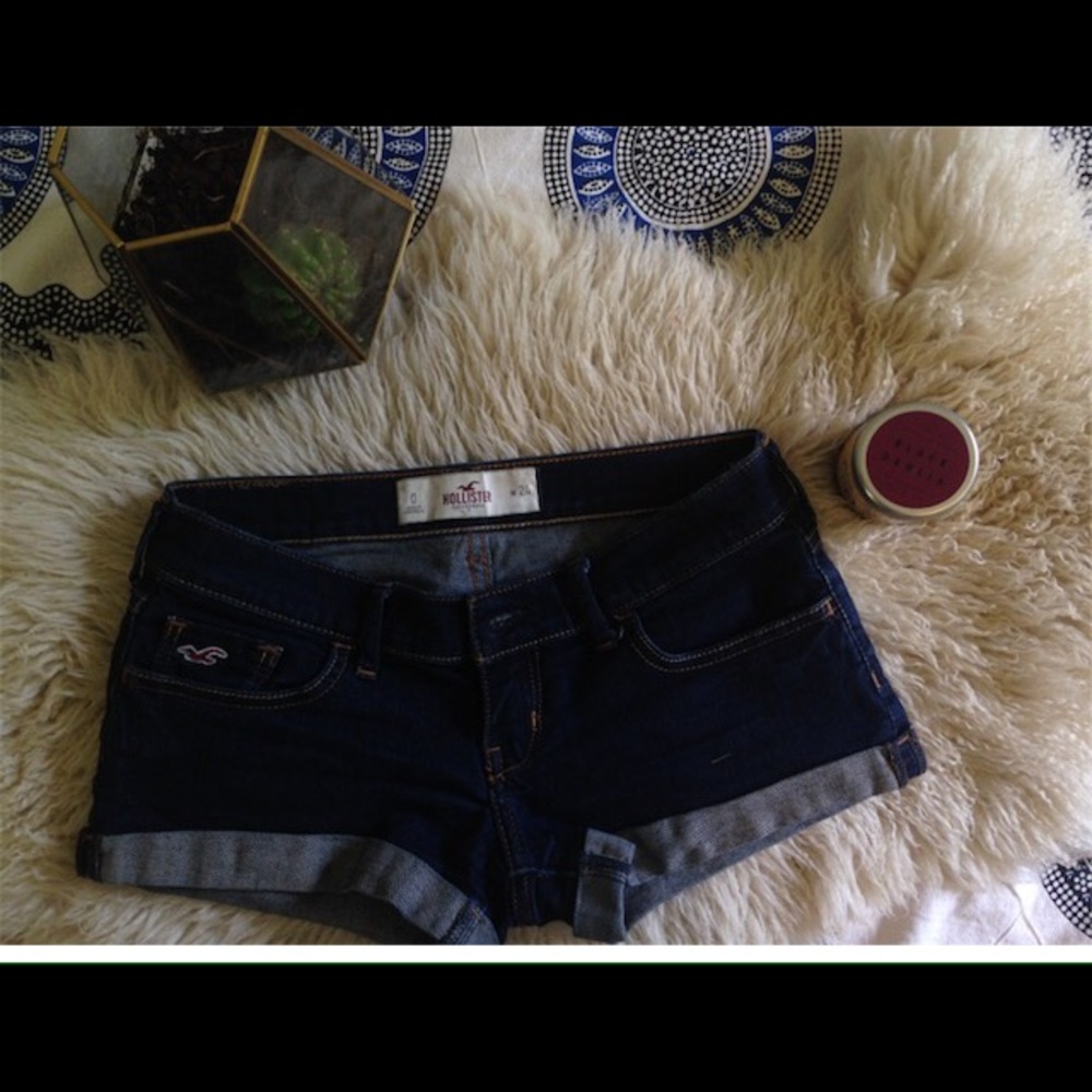 dark denim Hollister shorts.
