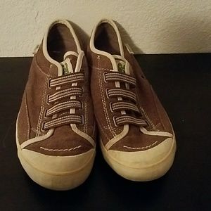 Simple eco sneaks shoes