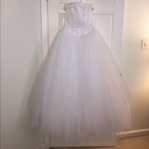 Worn once!! Quinceanera dress in perfect condition