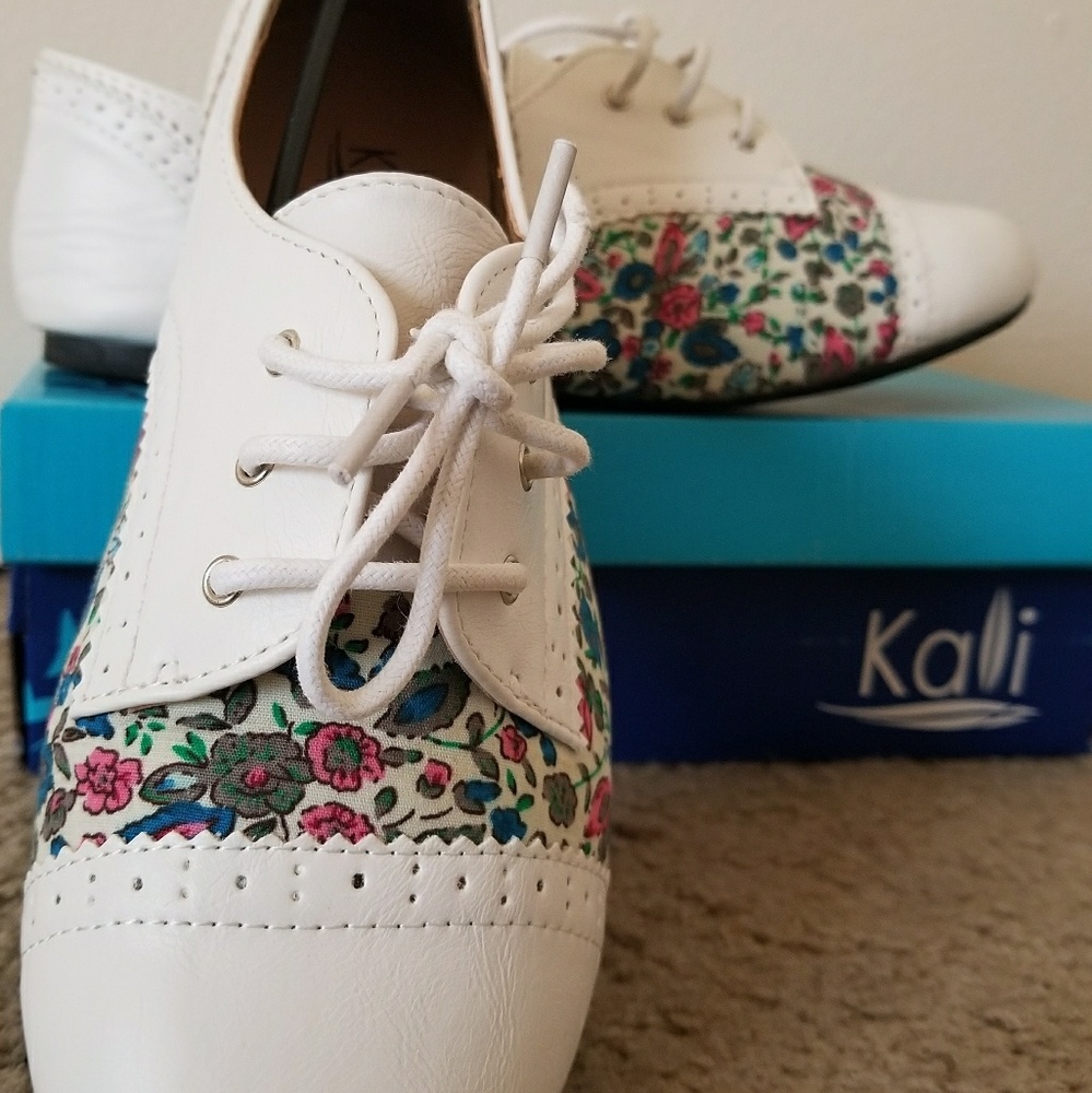 Woman's shoes