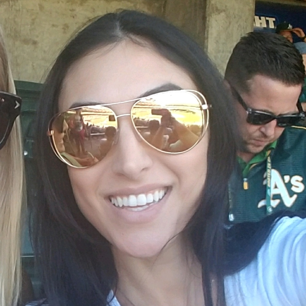 Meet your Posher, Demi