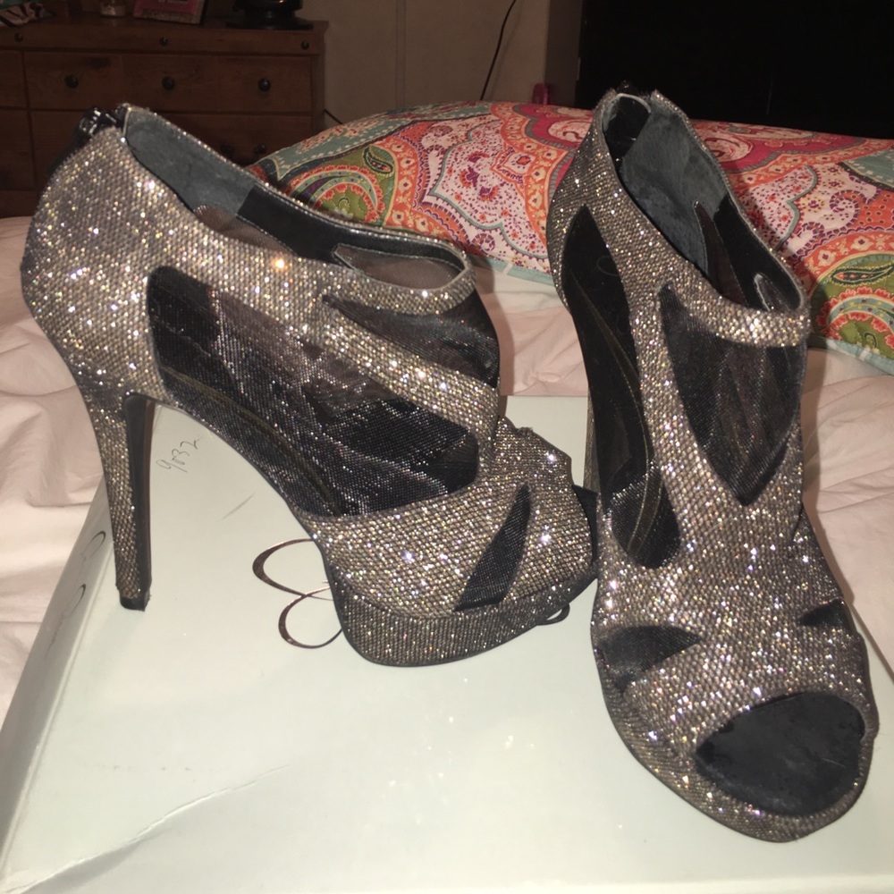 Jessica Simpson heels