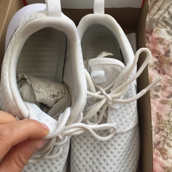 White nike sneakers - Picture 4 of 4