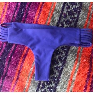 Stone Fox Swim Bottoms Size Small