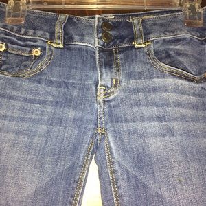 A&E Jeans - Artist