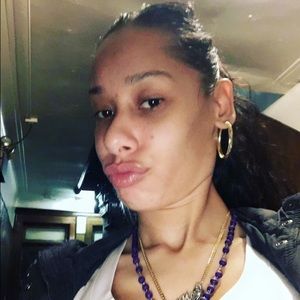 Meet your Posher, Ada