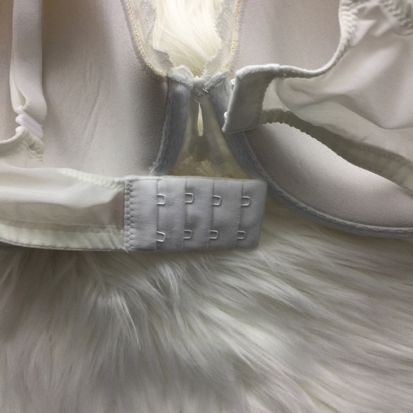 Victoria's Secret White Lace Perfect Coverage Bra - Picture 4 of 7