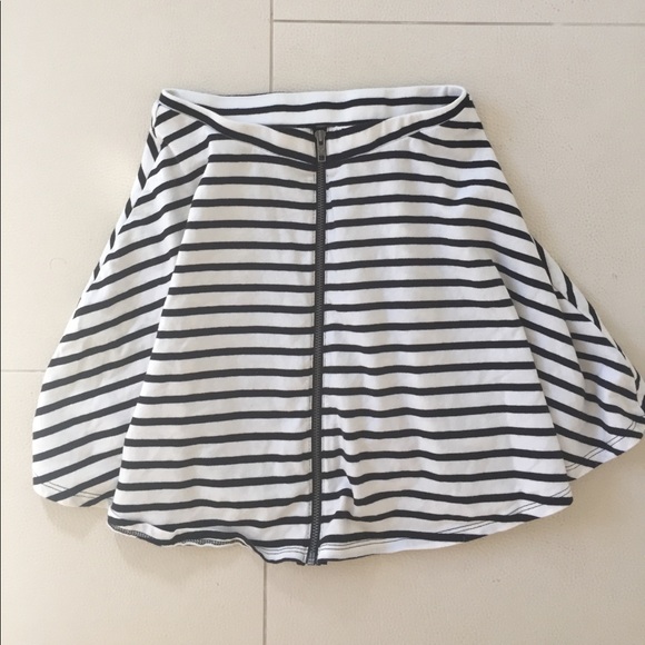 American Eagle Outfitters Dresses & Skirts - NWOT American eagle zip up striped skater skirt