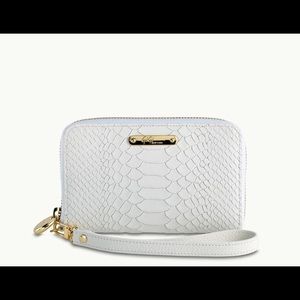 BEST in Gifts HOST PICK🎁 GiGi NY-phone wristlet❤️