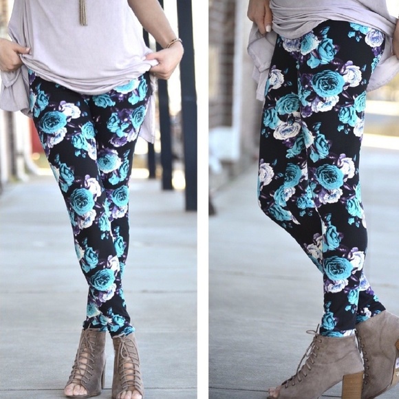 ❗LAST 1❗🌹5/25🌹💙Soft Floral Leggings💙 - Picture 2 of 2