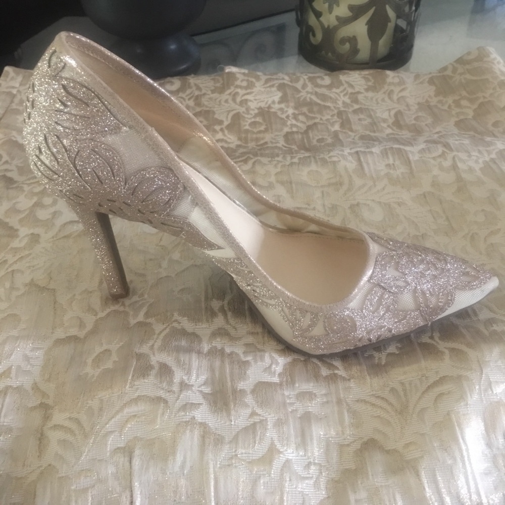 Jessica Simpson Gold glitter sheer pumps