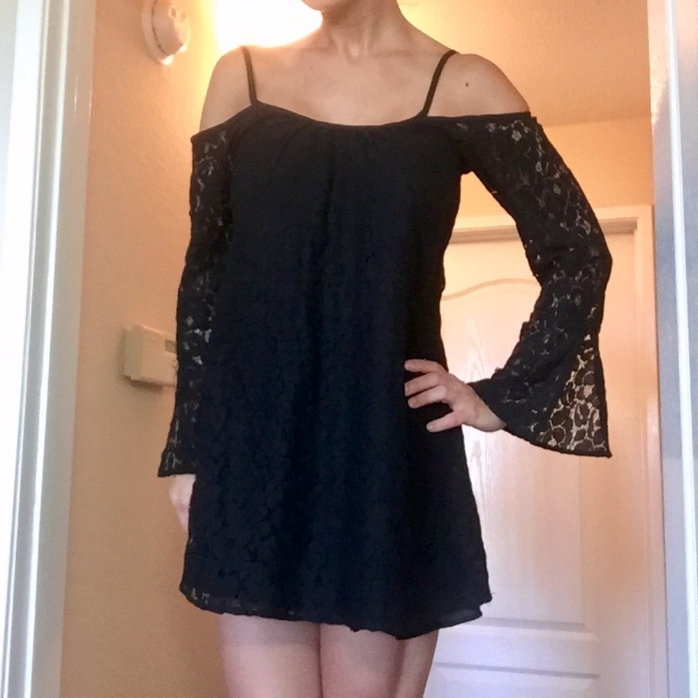 Lacey Off the Shoulder Long Sleeved Boho Dress XS