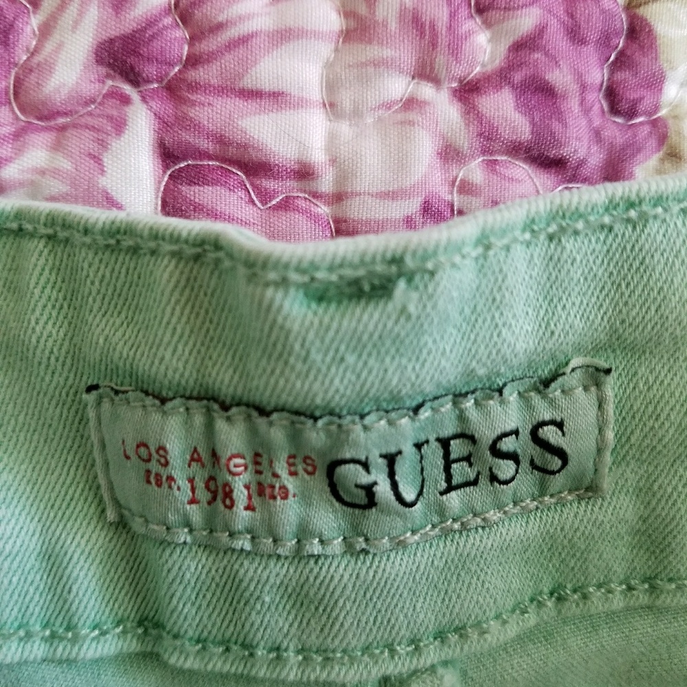 GUESS - Picture 3 of 3