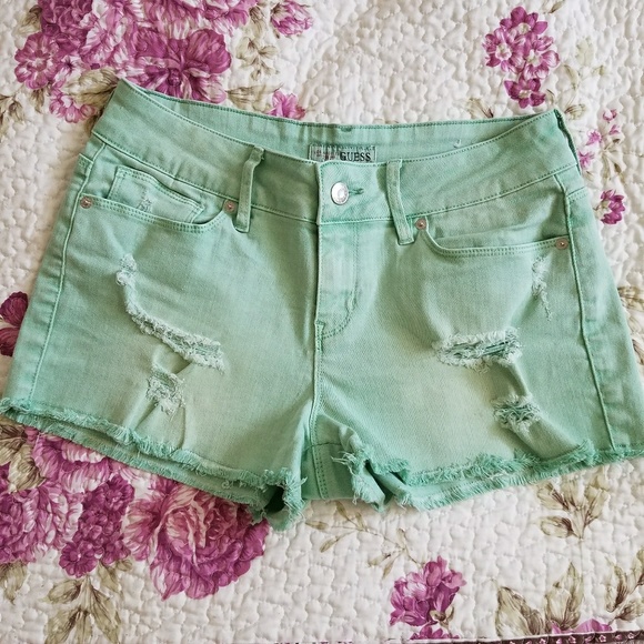GUESS - Picture 1 of 3