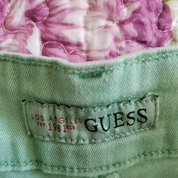 GUESS - Picture 3 of 3