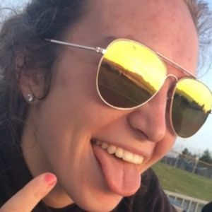 Meet your Posher, Sierra