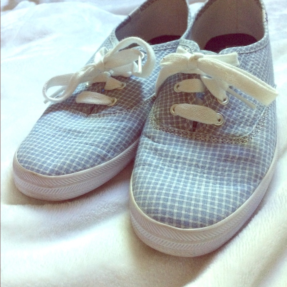 Women's size 7 blue and white keds
