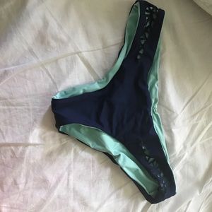 Reversible ripcurl bottoms