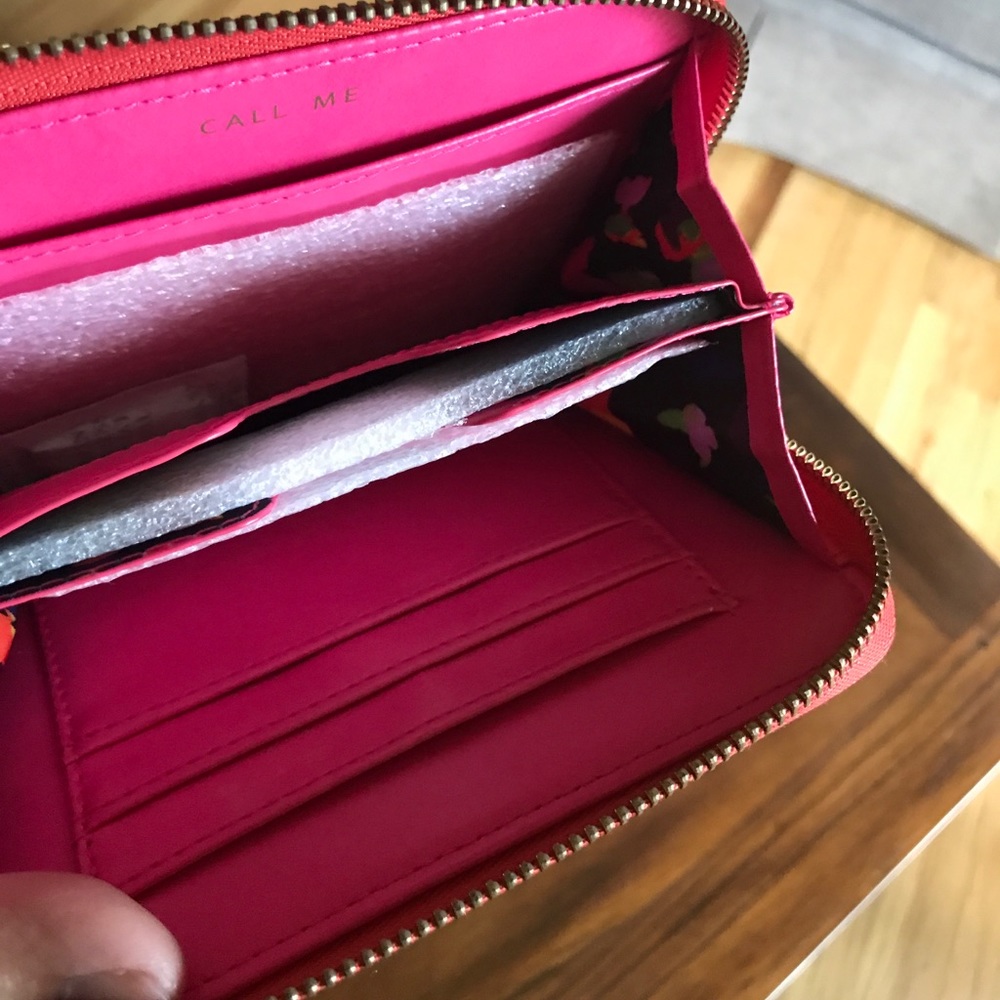 S&D Chelsea Tech Wallet - Picture 2 of 3