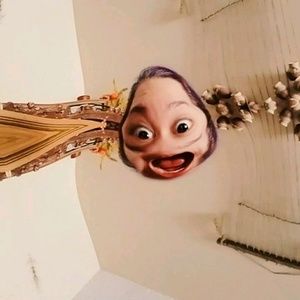 Meet your Posher, Alexia