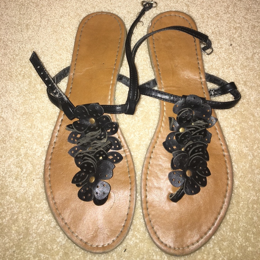 Black flowered sandals, size 7