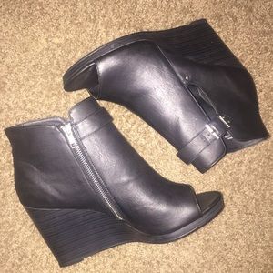 BRAND NEW Torrid peep toe booties. Women's size 13