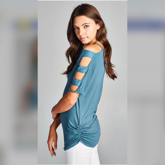 Ladder Sleeve Top💙 - Picture 2 of 5