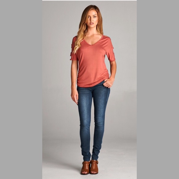 Ladder Sleeve Top💙 - Picture 4 of 5