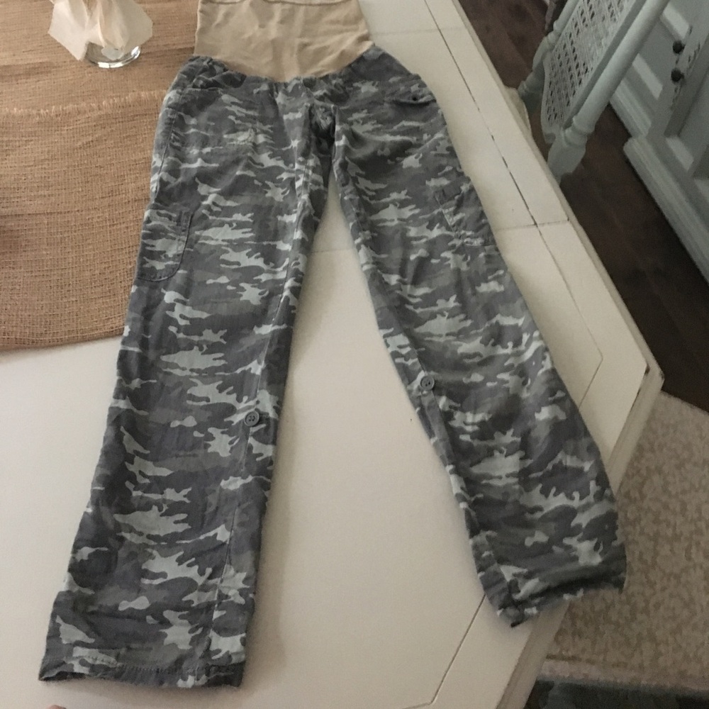 Motherhood Maternity Roll up capris