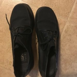 Black ESPRIT lace up shoe. Size 10