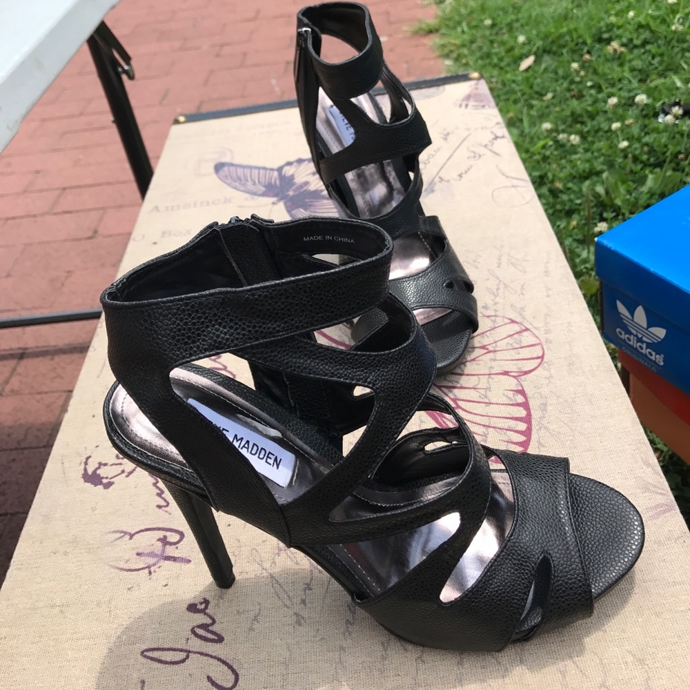 Steve Madden pumps black