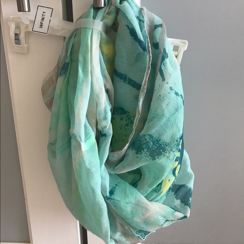 Infinity scarf