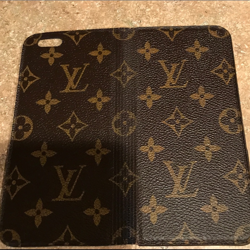 ⭐️SOLD Sorry⭐️ Louis Vuitton iPhone 6/7 phone case