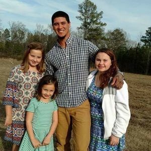 Meet your Posher, Devin