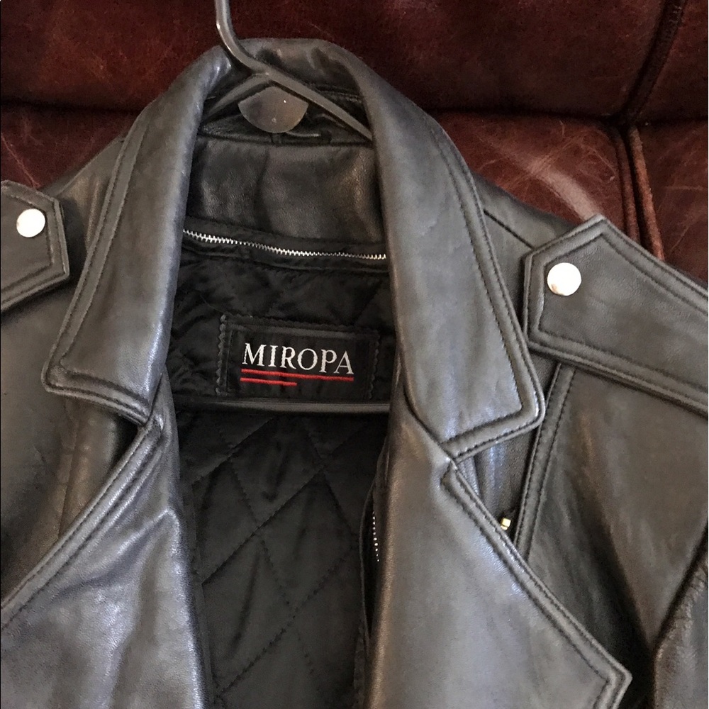 Jacket - Picture 2 of 8