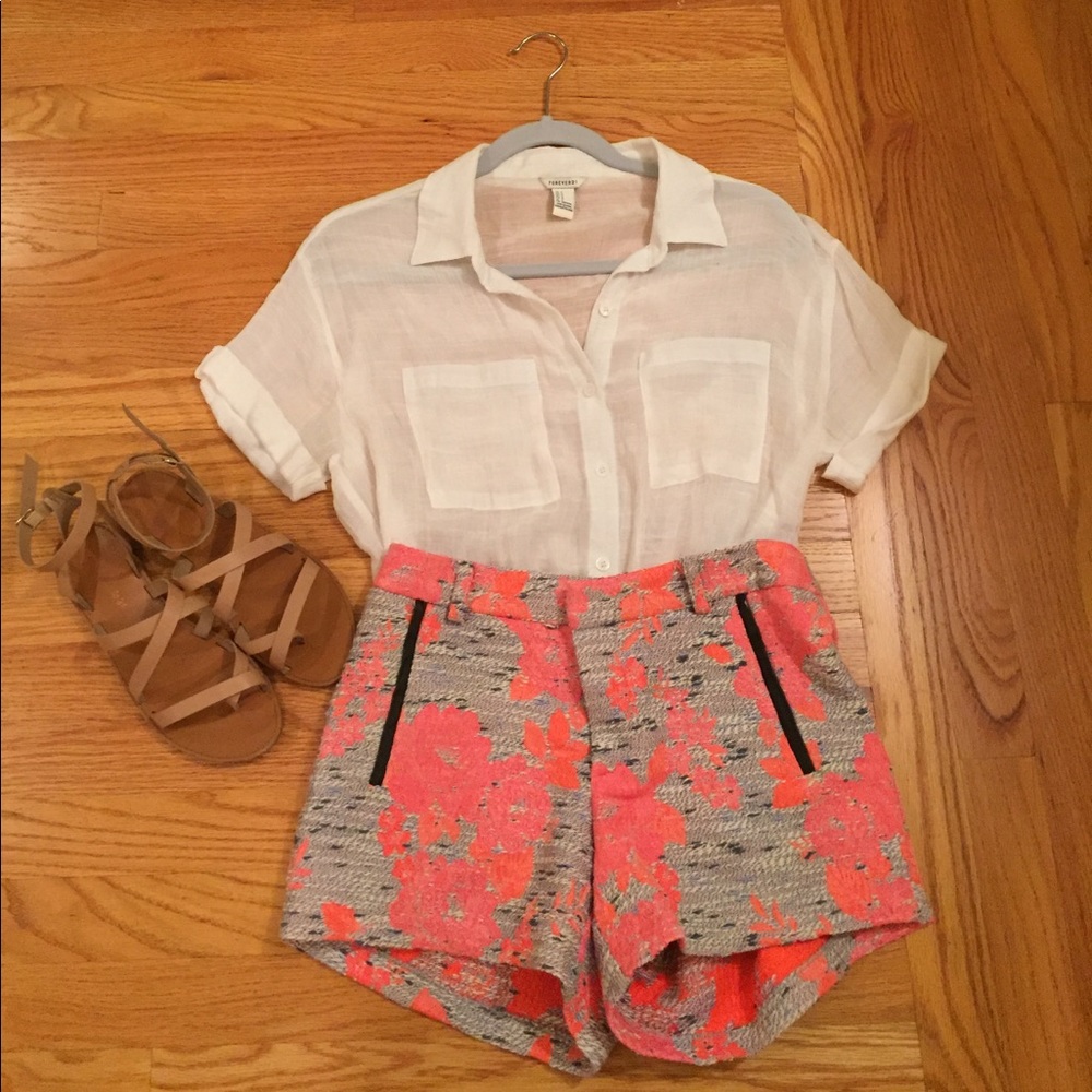 ⭐️Forever 21 - Sheer High/Low Shirt (S)⭐️