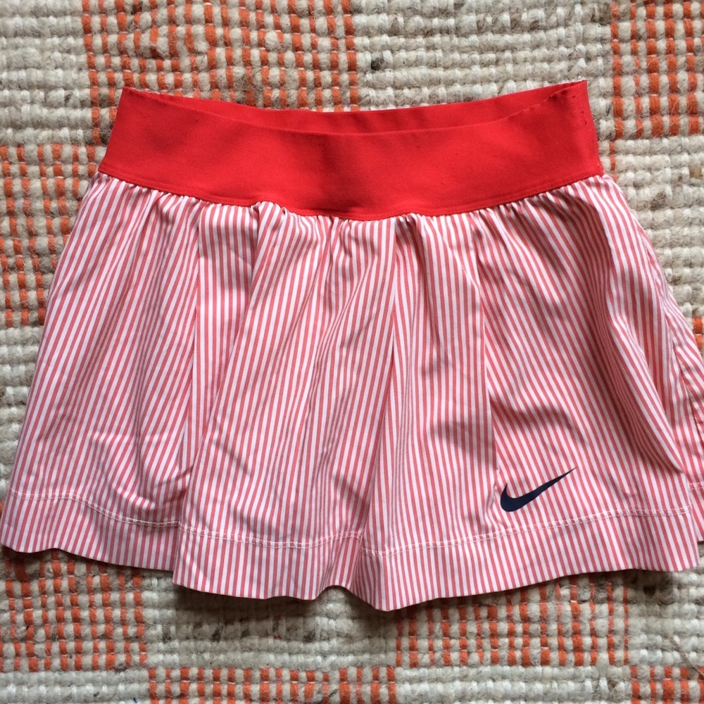 Nike Dri-fit tennis skirt, XS, red stripe