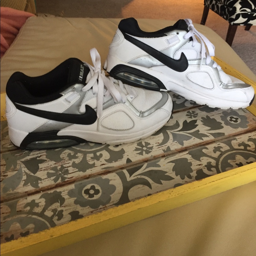 Nike Black White and Silver Airmax - M 7.5 or W 9