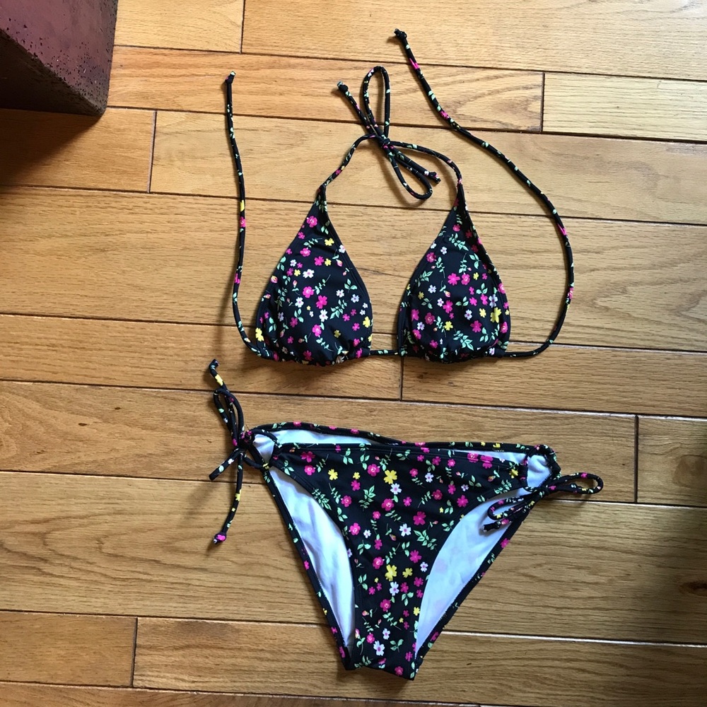 Black with floral print bikini set.