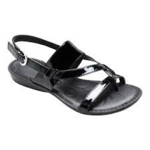BORN Black patent Minda sandals