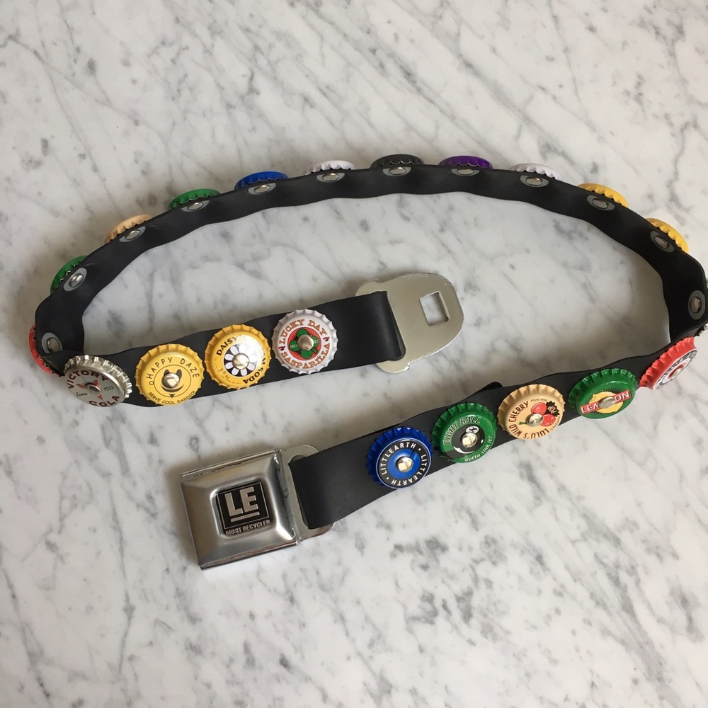 Little earth seat belt bottle cap belt