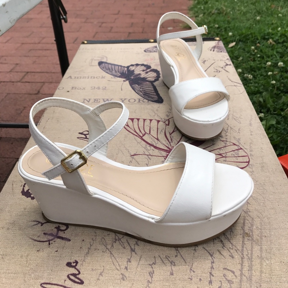 Rouge white platform sandals