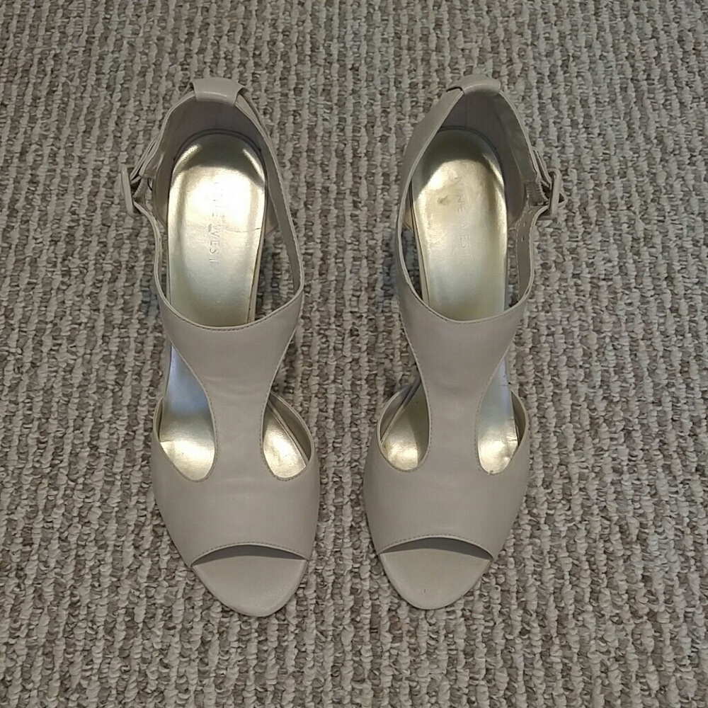 Shoe