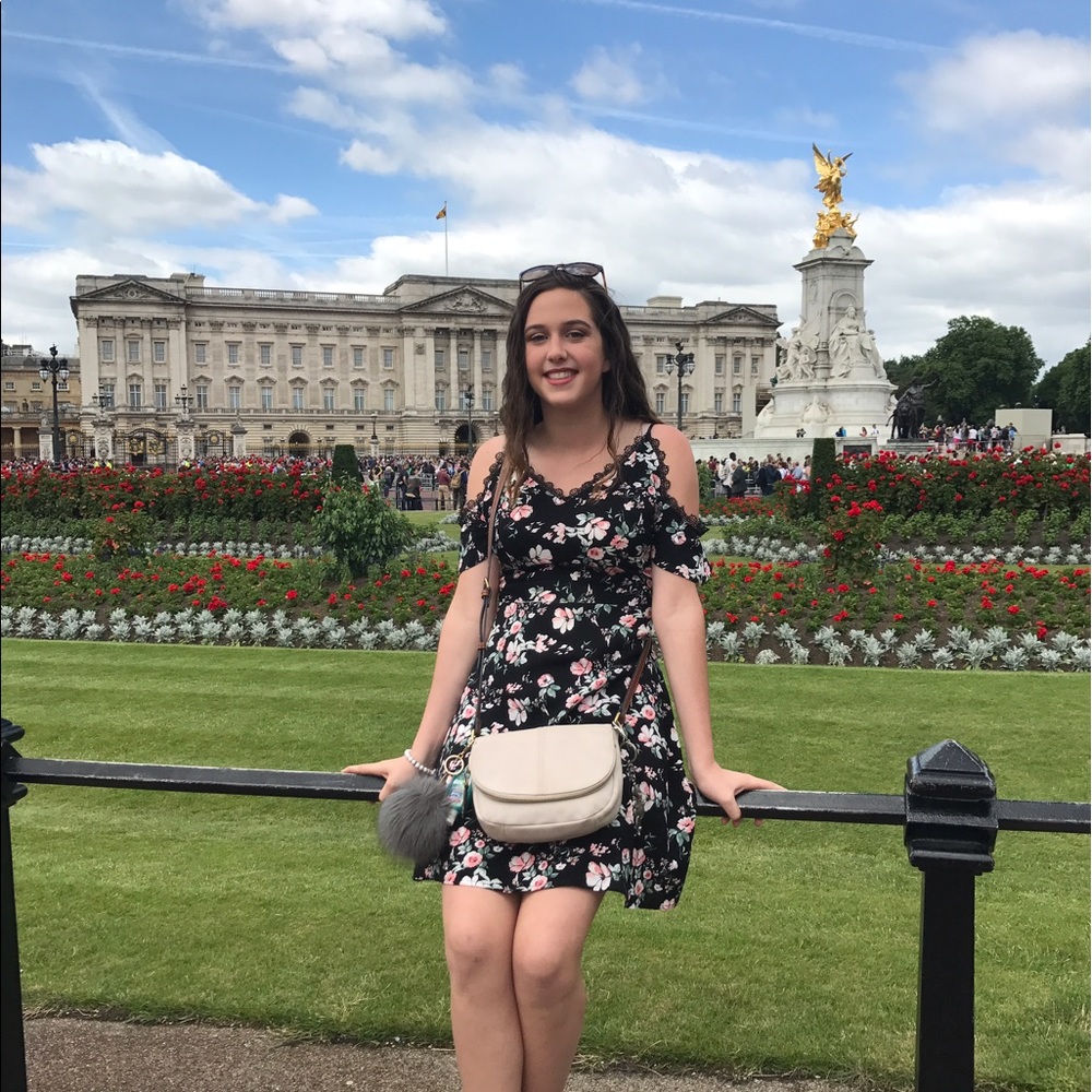 Meet your Posher, Hayley